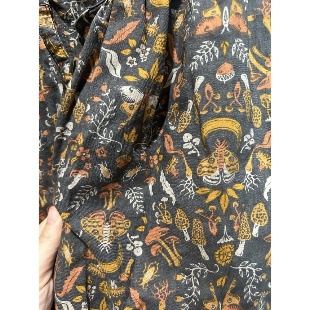 Duluth Trading Co Women  Printmaker Shirt Buttondown Mushroom Moth Sz M Plants - Picture 3 of 5